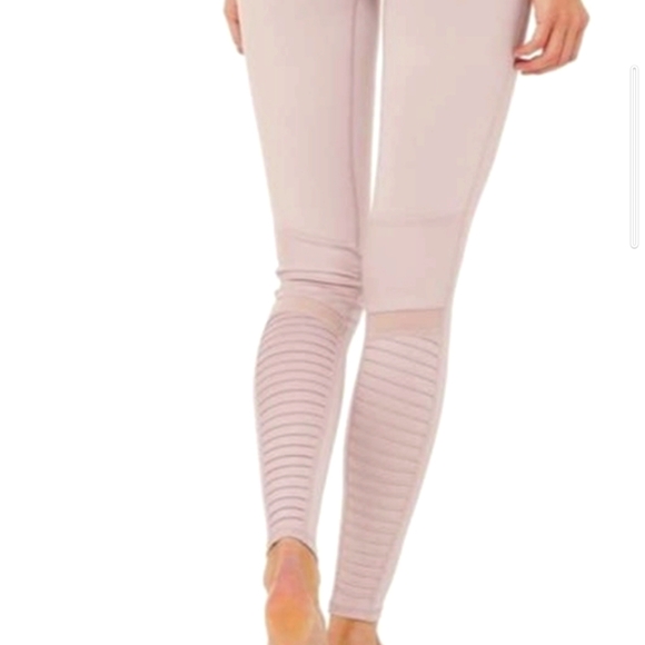 Alo Yoga High Waist Moto Legging in Lavender Beige Light Purple - Pink Small - Picture 3 of 9